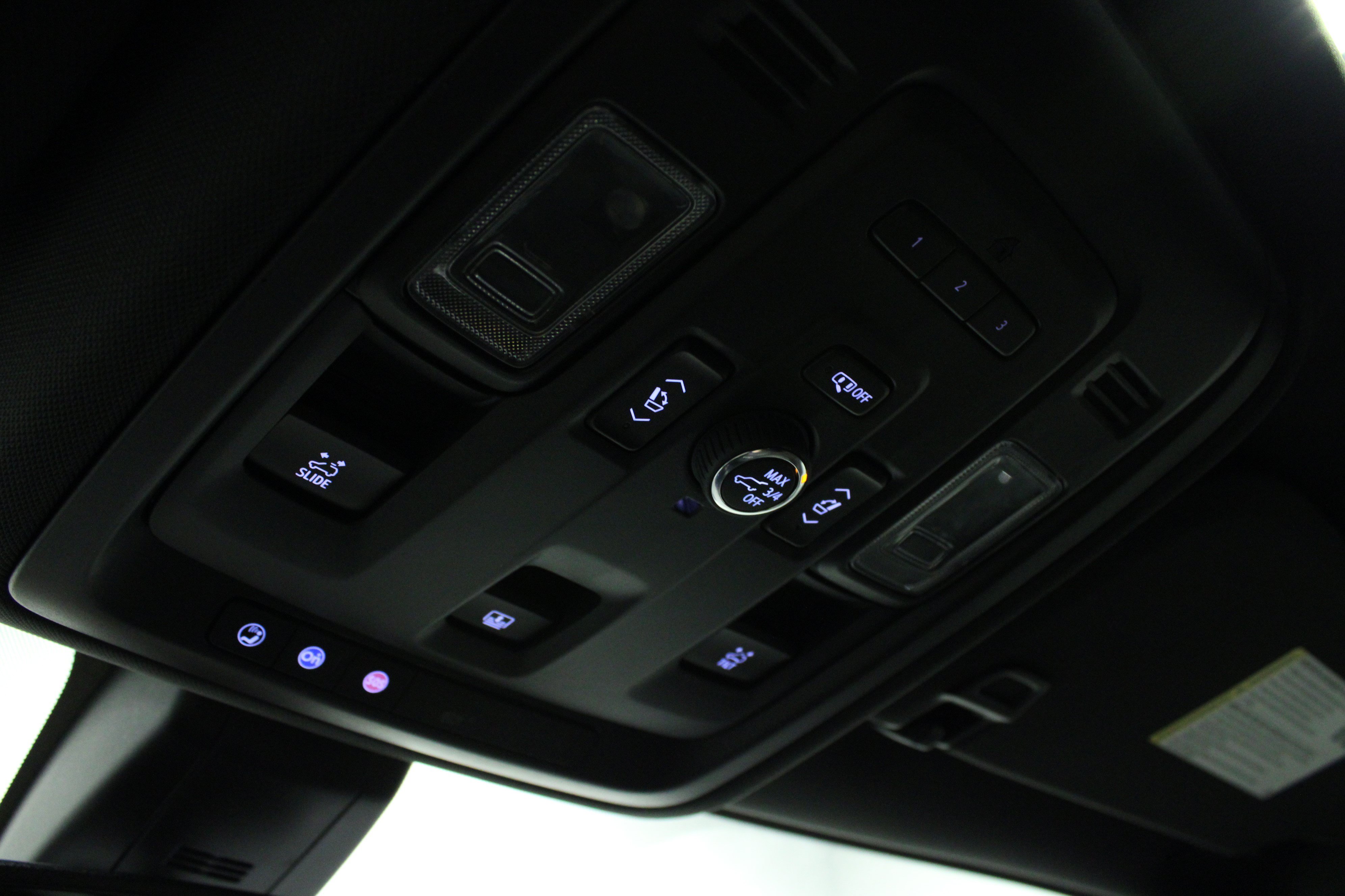 Used 2022 GMC Yukon AT4 w/ AT4 Premium Package AWD/4WD image 25