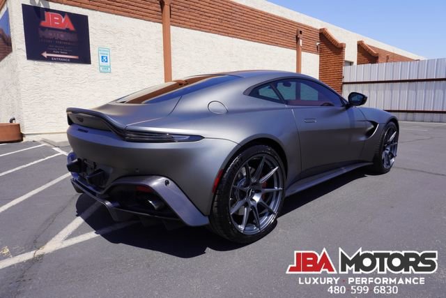 Used 2021 Aston Martin V8 Vantage Coupe image 3