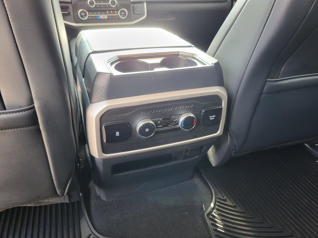 Used 2024 Ford Expedition XLT RWD image 15
