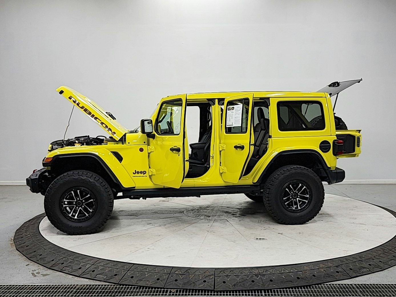 Used 2024 Jeep Wrangler Unlimited Rubicon image 12