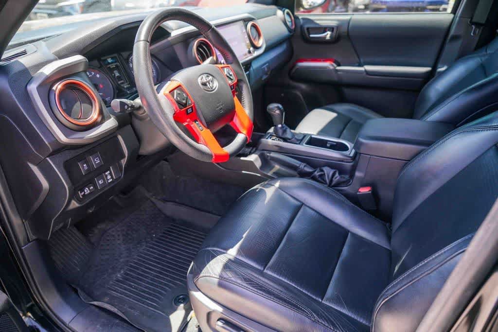 Used 2021 Toyota Tacoma TRD Off-Road w/ TRD Premium Off Road Package AWD/4WD image 16