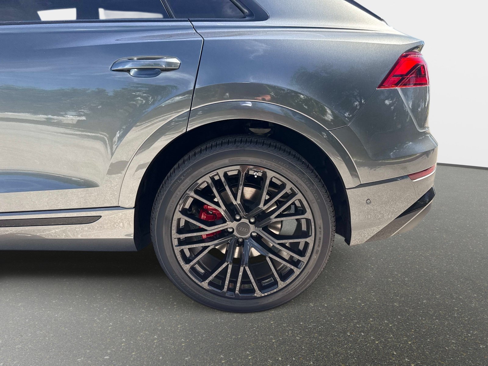 New 2027 Audi SQ8 Prestige AWD/4WD image 9