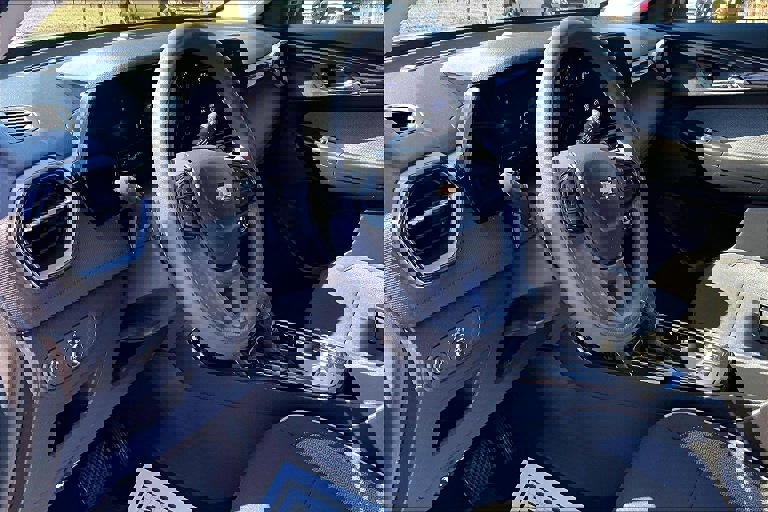 Used 2025 Chevrolet TrailBlazer LS w/ LS Convenience Package image 14