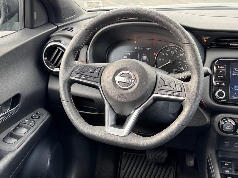 Used 2024 Nissan Kicks SR image 12