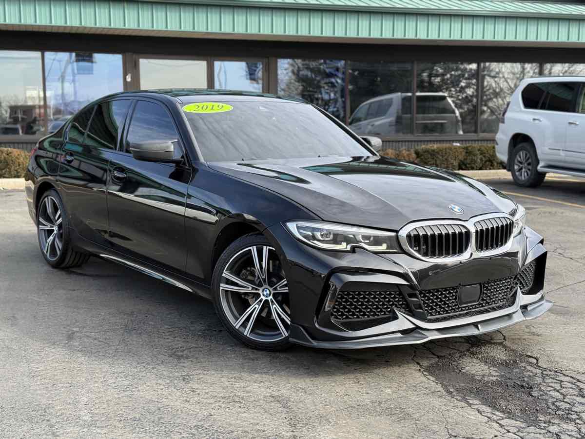 Used 2019 BMW 330i xDrive Sedan AWD/4WD image 2