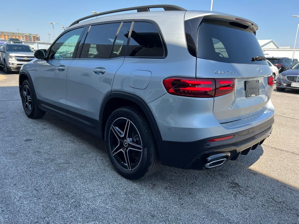 Certified 2025 Mercedes-Benz GLB 250 4MATIC image 8