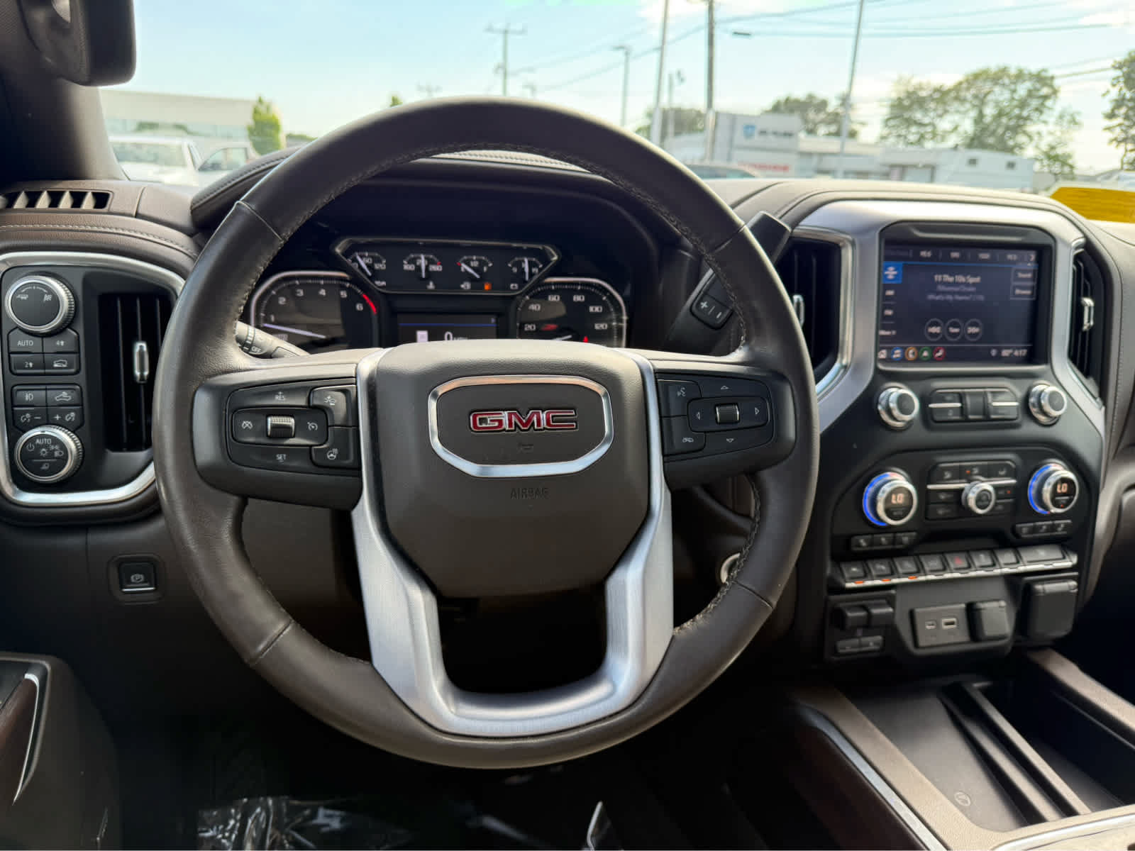 Used 2019 GMC Sierra 1500 SLT w/ SLT Premium Plus Package AWD/4WD image 18