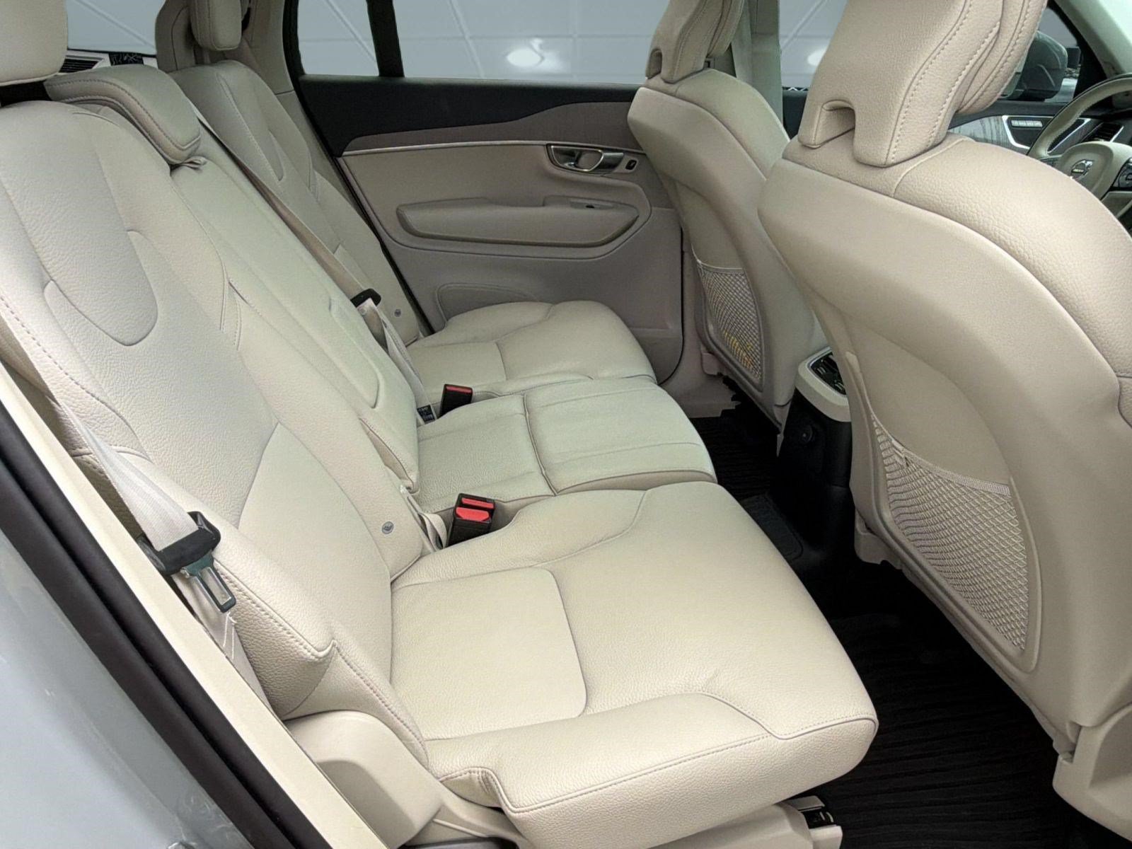 Certified 2024 Volvo XC90 T8 Plus w/ Protection Package Premier AWD/4WD image 30