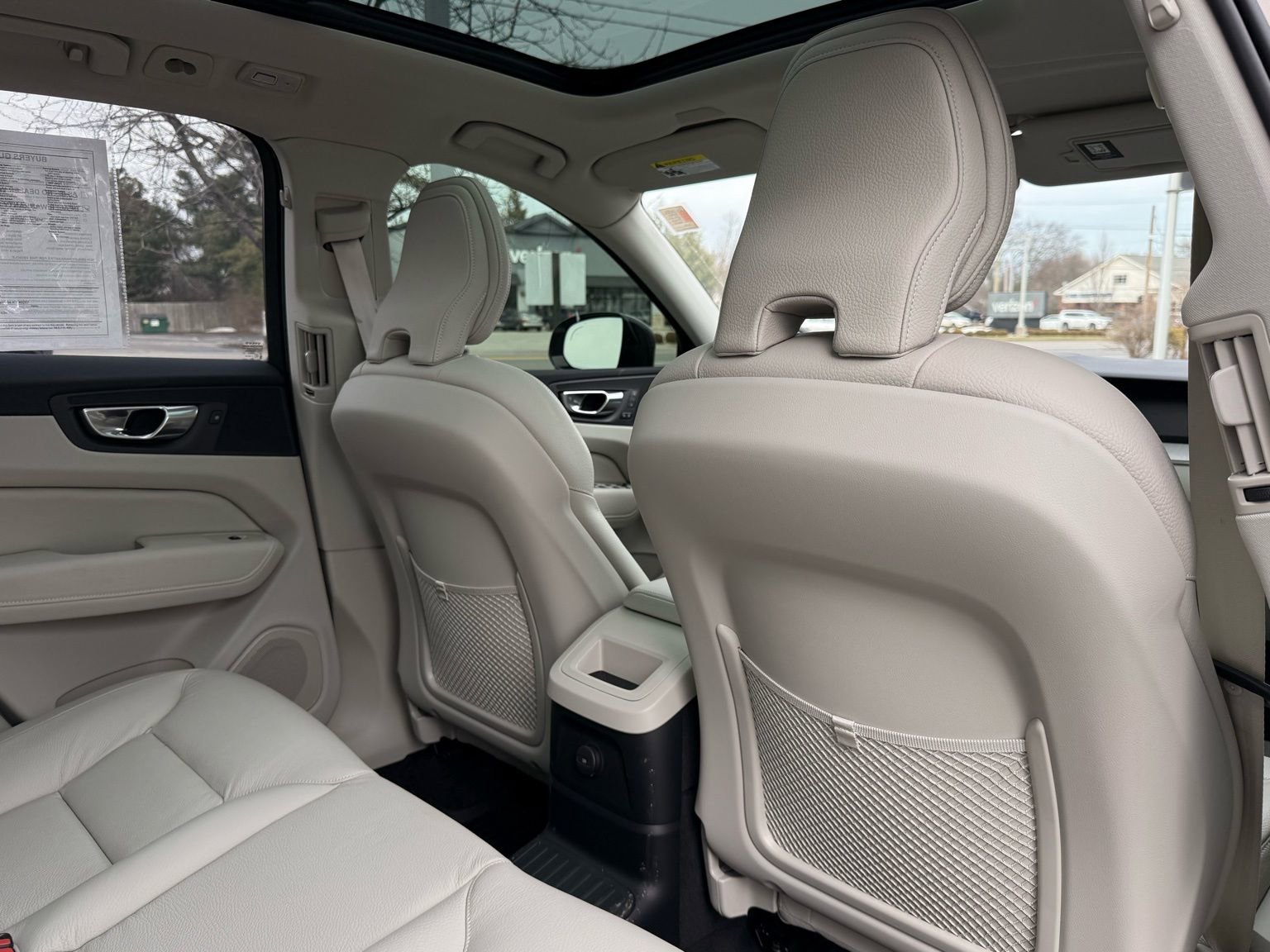 Used 2025 Volvo XC60 T8 Plus w/ Protection Package Premier image 32