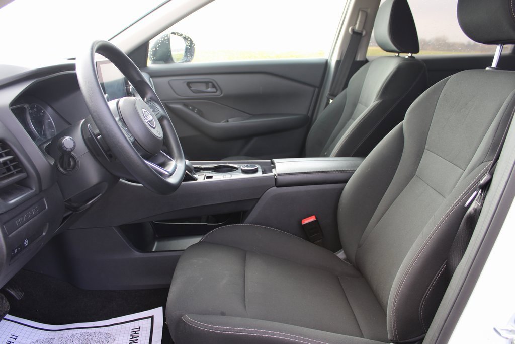 Used 2024 Nissan Rogue S image 9