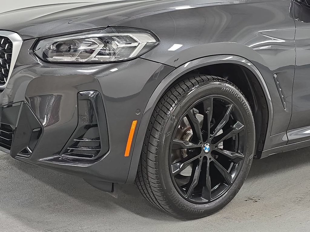 Used 2022 BMW X4 xDrive30i w/ M Sport Package 2 AWD/4WD image 11