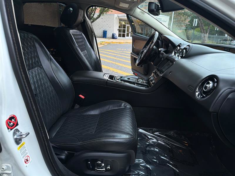 Used 2016 Jaguar XJ L Supercharged RWD image 38