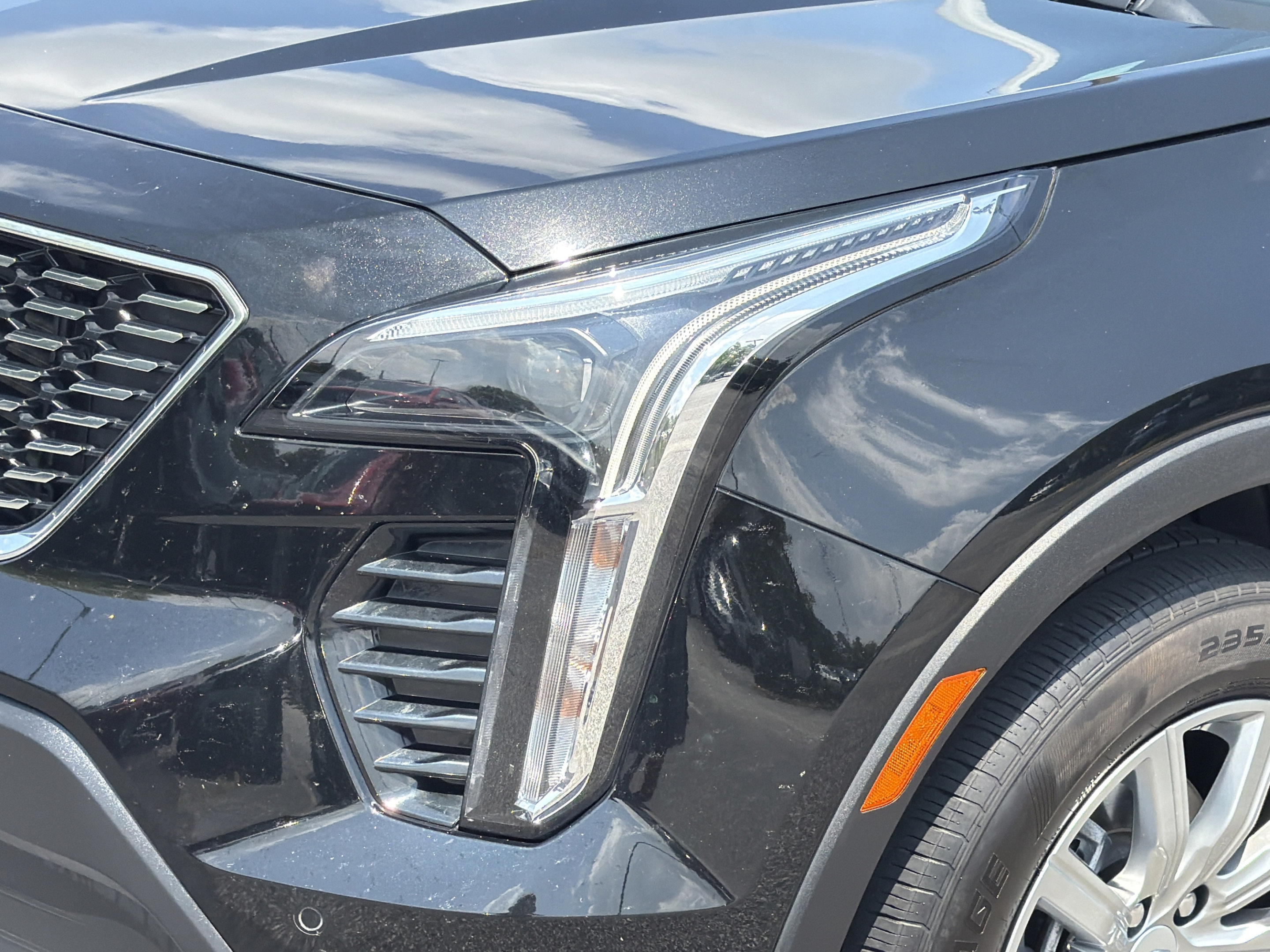 Used 2023 Cadillac XT4 Premium Luxury w/ Cold Weather Package AWD/4WD image 28