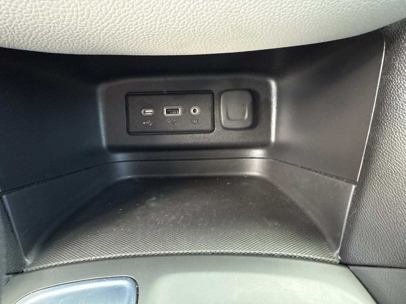 Used 2024 Chevrolet Equinox LS w/ LS Convenience Package image 26