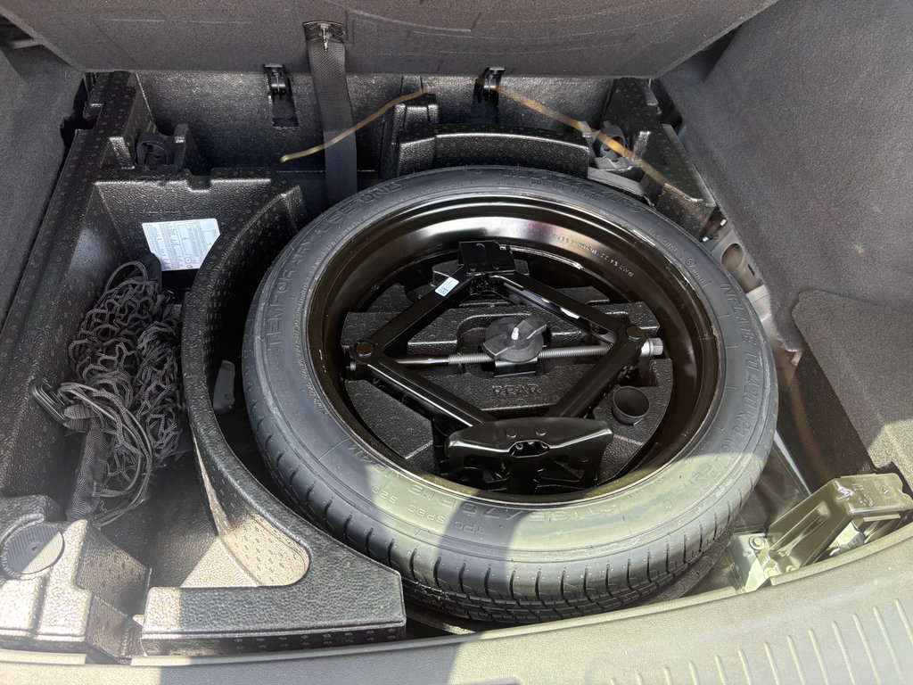 Used 2021 Cadillac XT5 Luxury w/ LPO, Floor Liner Package FWD image 29