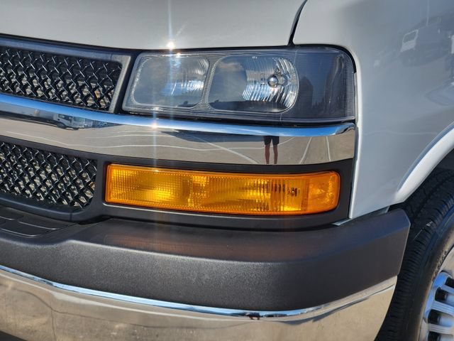 Used 2025 Chevrolet Express 2500 w/ Driver Convenience Package RWD image 16