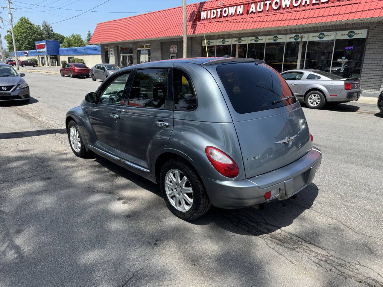 Used 2010 Chrysler PT Cruiser w/ Convenience Group FWD image 6