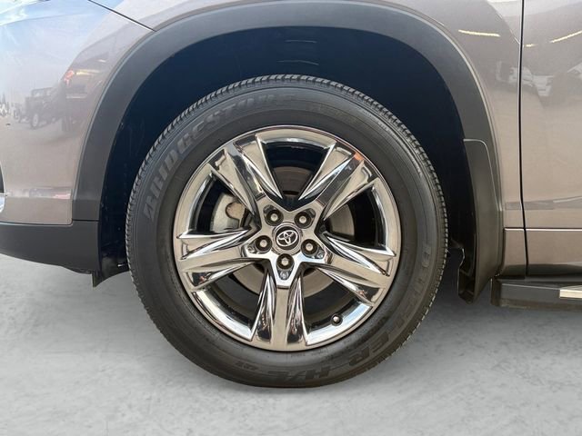 Used 2019 Toyota Highlander Limited Platinum image 23