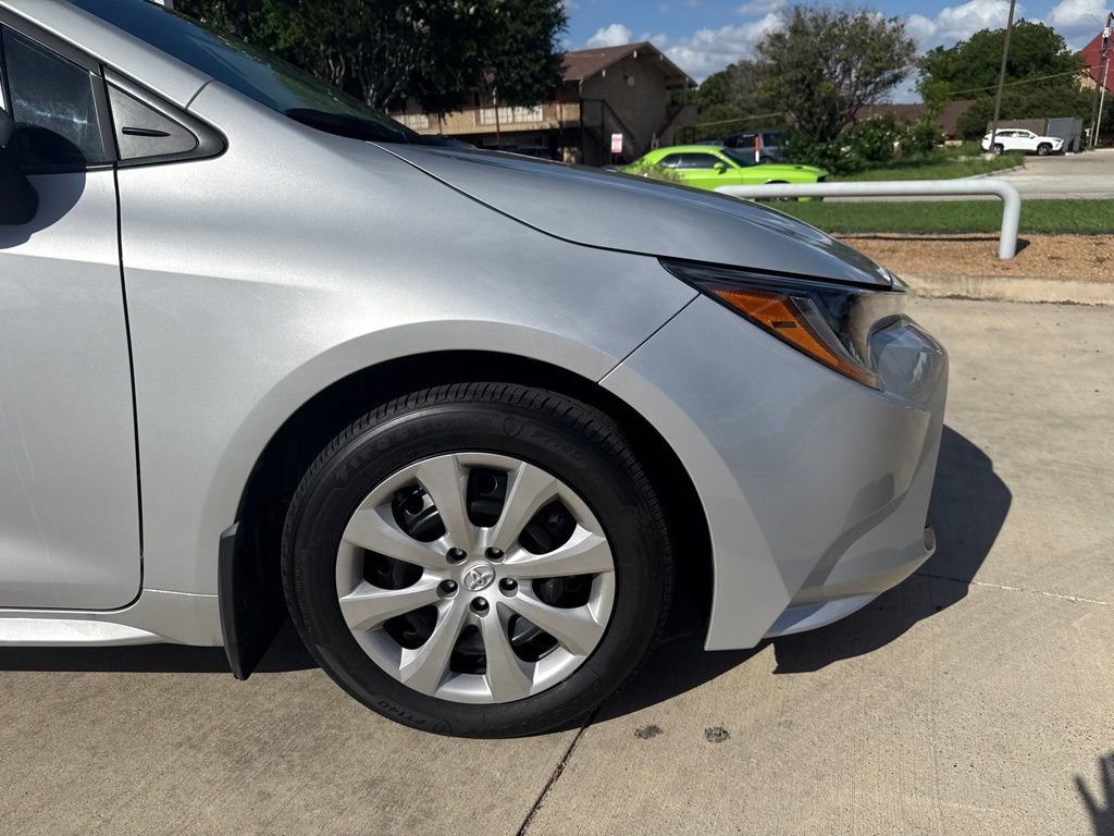 Used 2026 Toyota Corolla LE FWD image 12