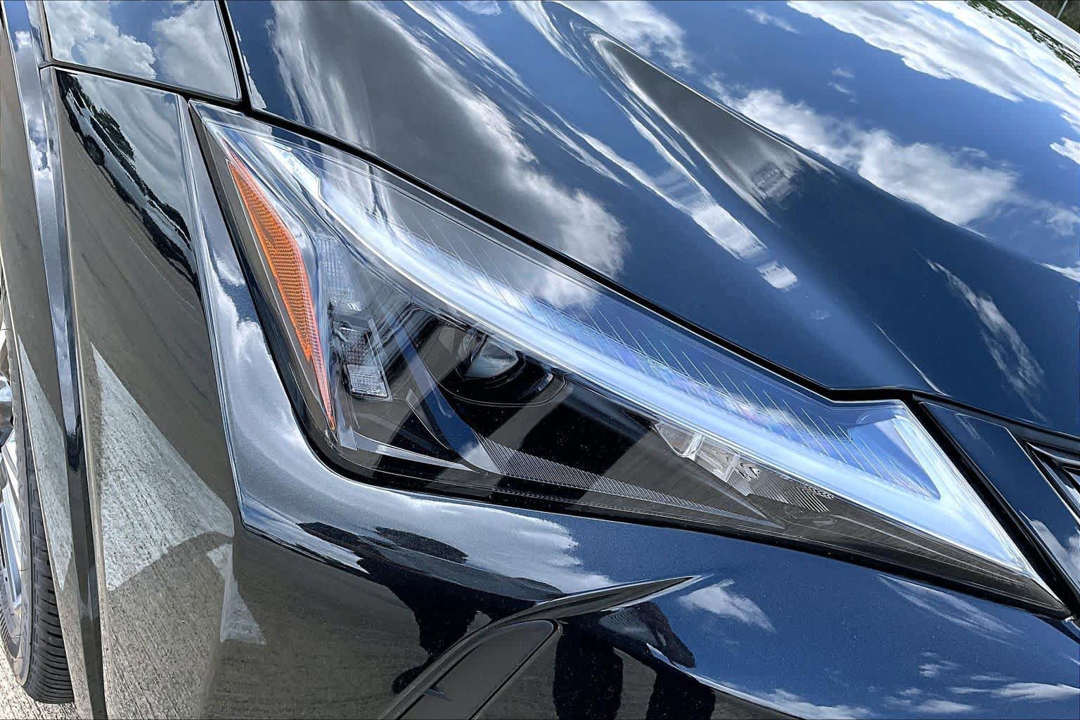 New 2026 Lexus UX 300h FWD image 13