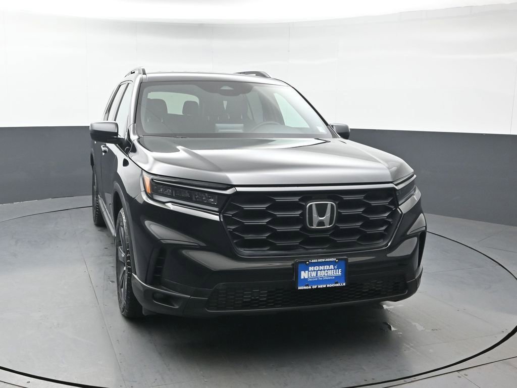 Certified 2025 Honda Pilot Sport image 11