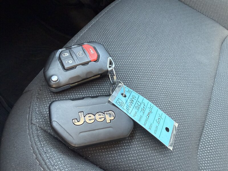 Used 2023 Jeep Wrangler Sport AWD/4WD image 41
