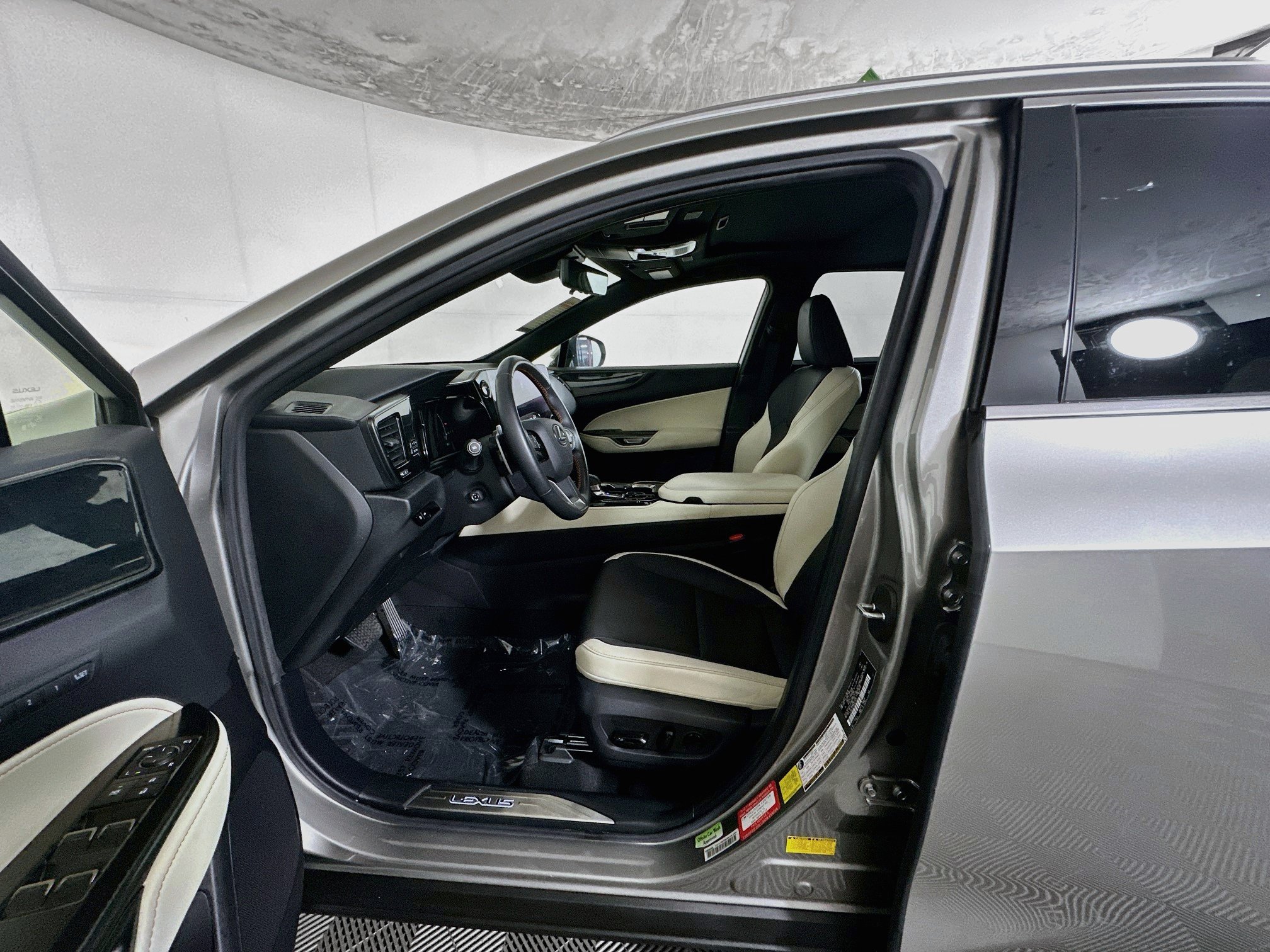 Used 2024 Lexus NX 350h AWD image 12