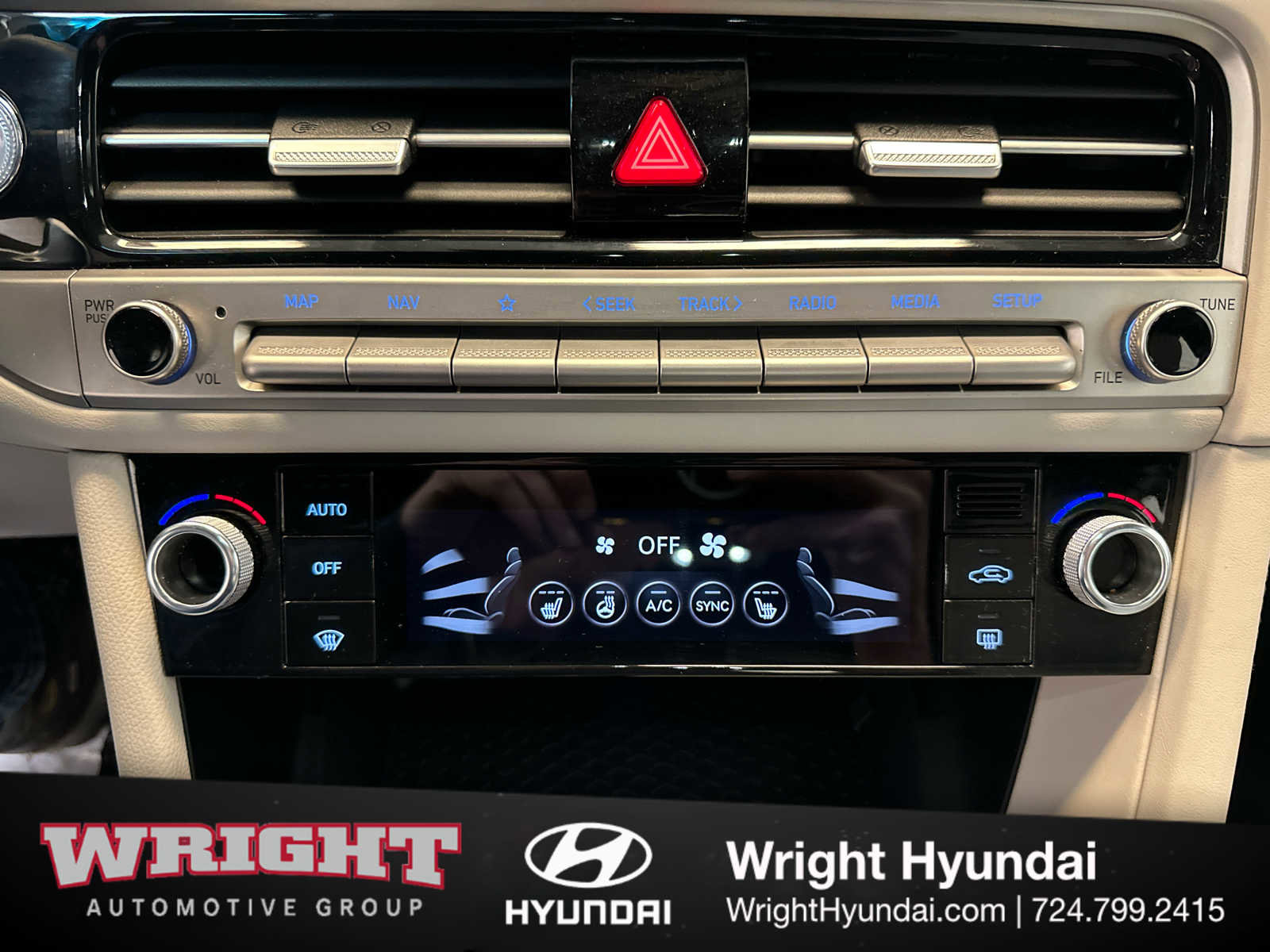 Certified 2025 Genesis G70 2.5T image 28