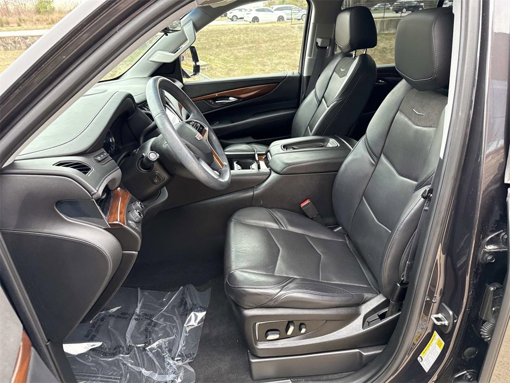 Used 2017 Cadillac Escalade Premium Luxury image 16