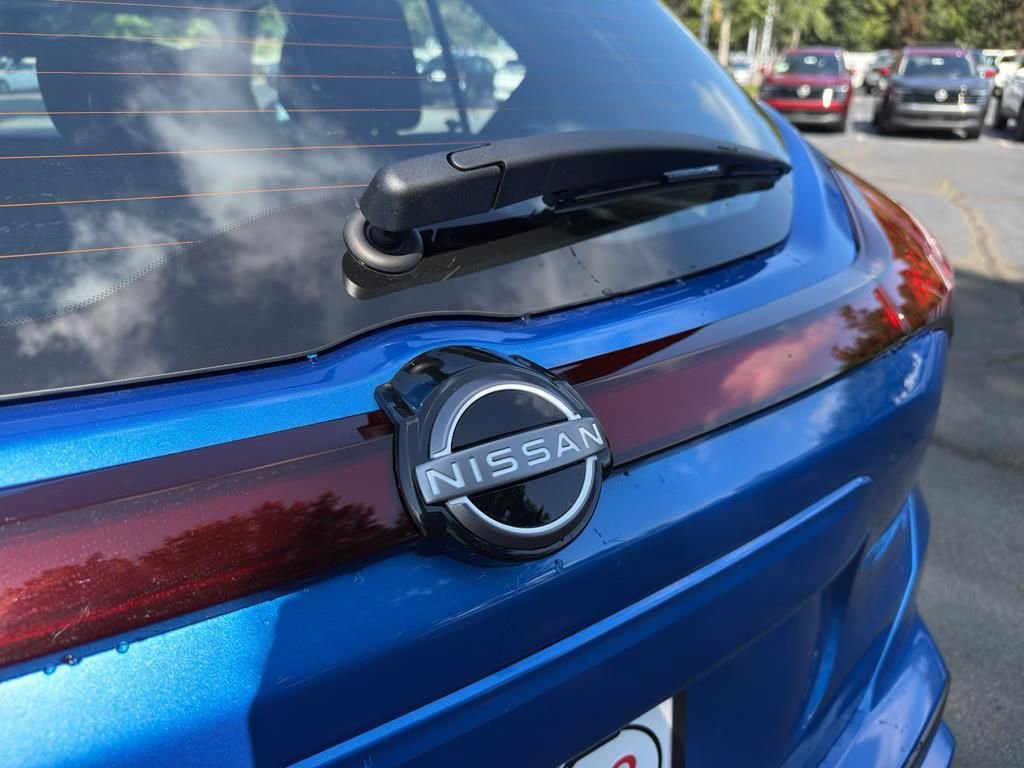 New 2025 Nissan Kicks S image 13