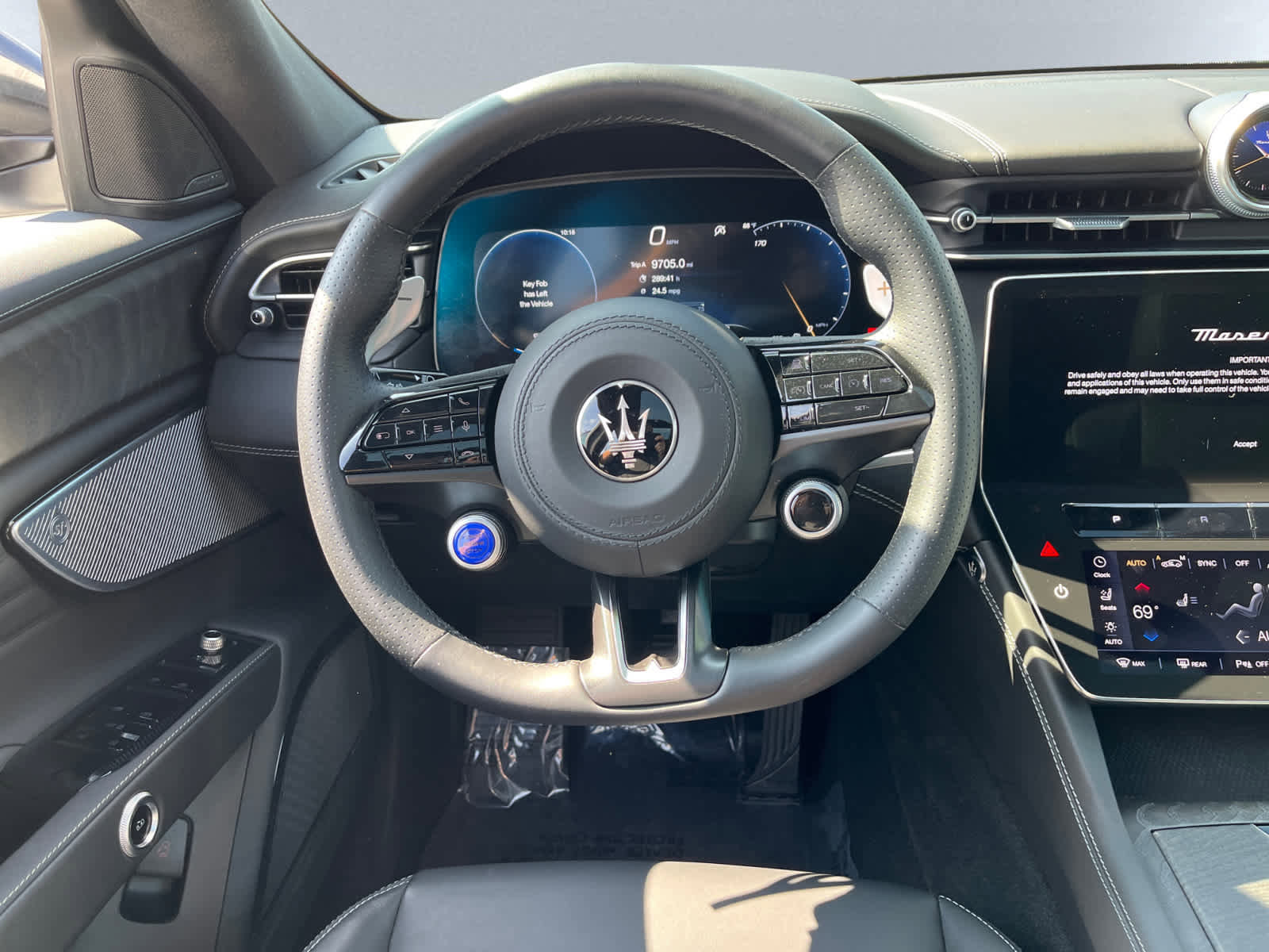 Used 2025 Maserati Grecale Modena image 16