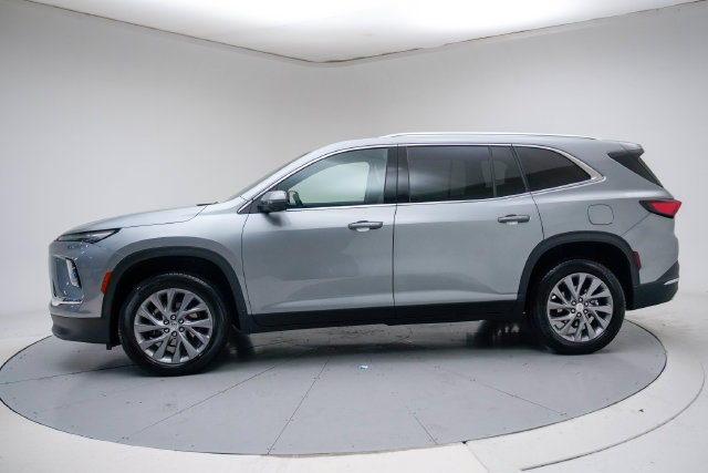 Used 2025 Buick Enclave Preferred FWD image 10