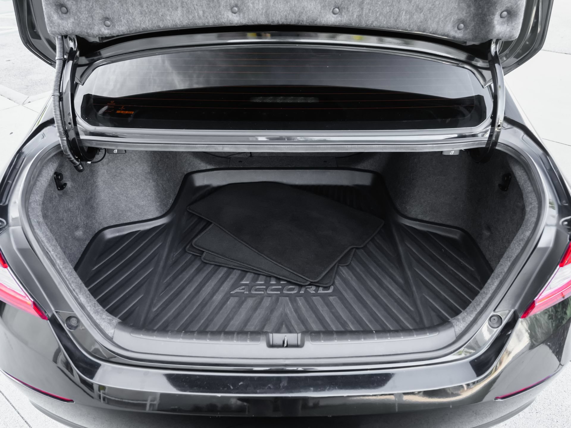 Used 2019 Honda Accord EX-L image 42
