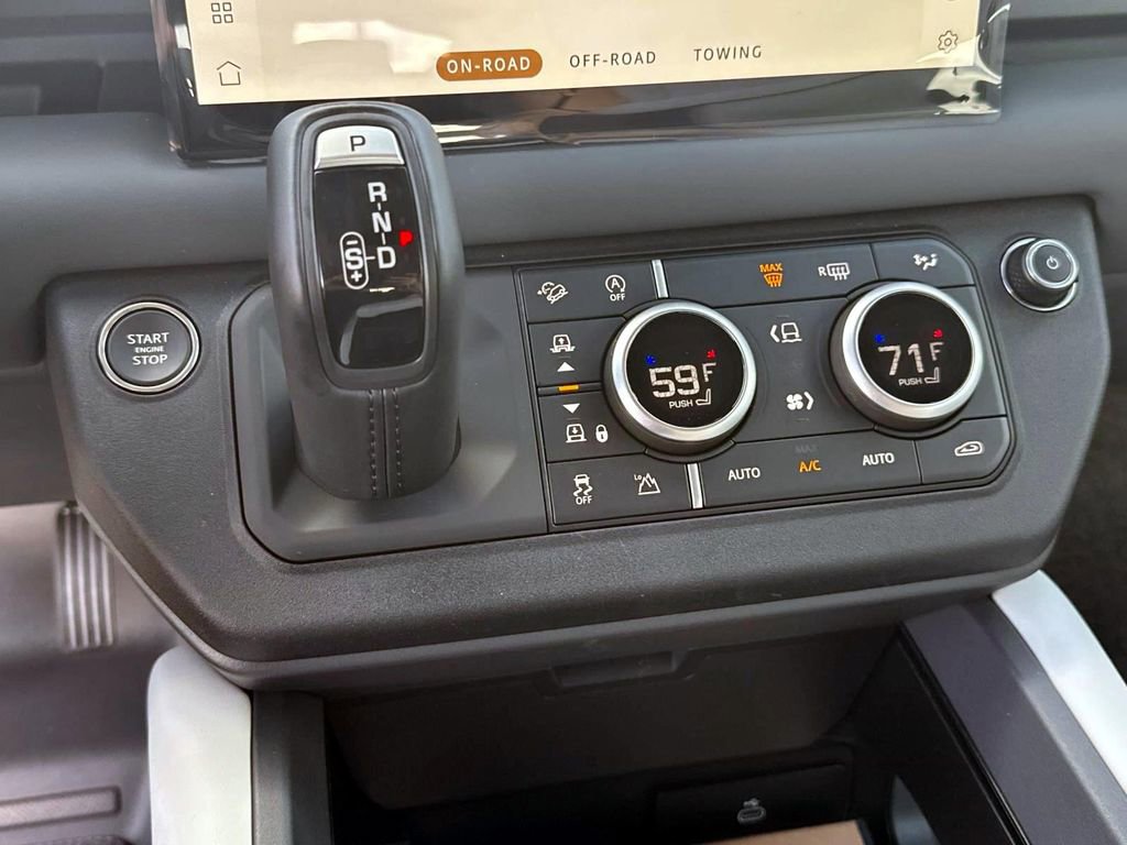 New 2025 Land Rover Defender 130 X-Dynamic SE image 24