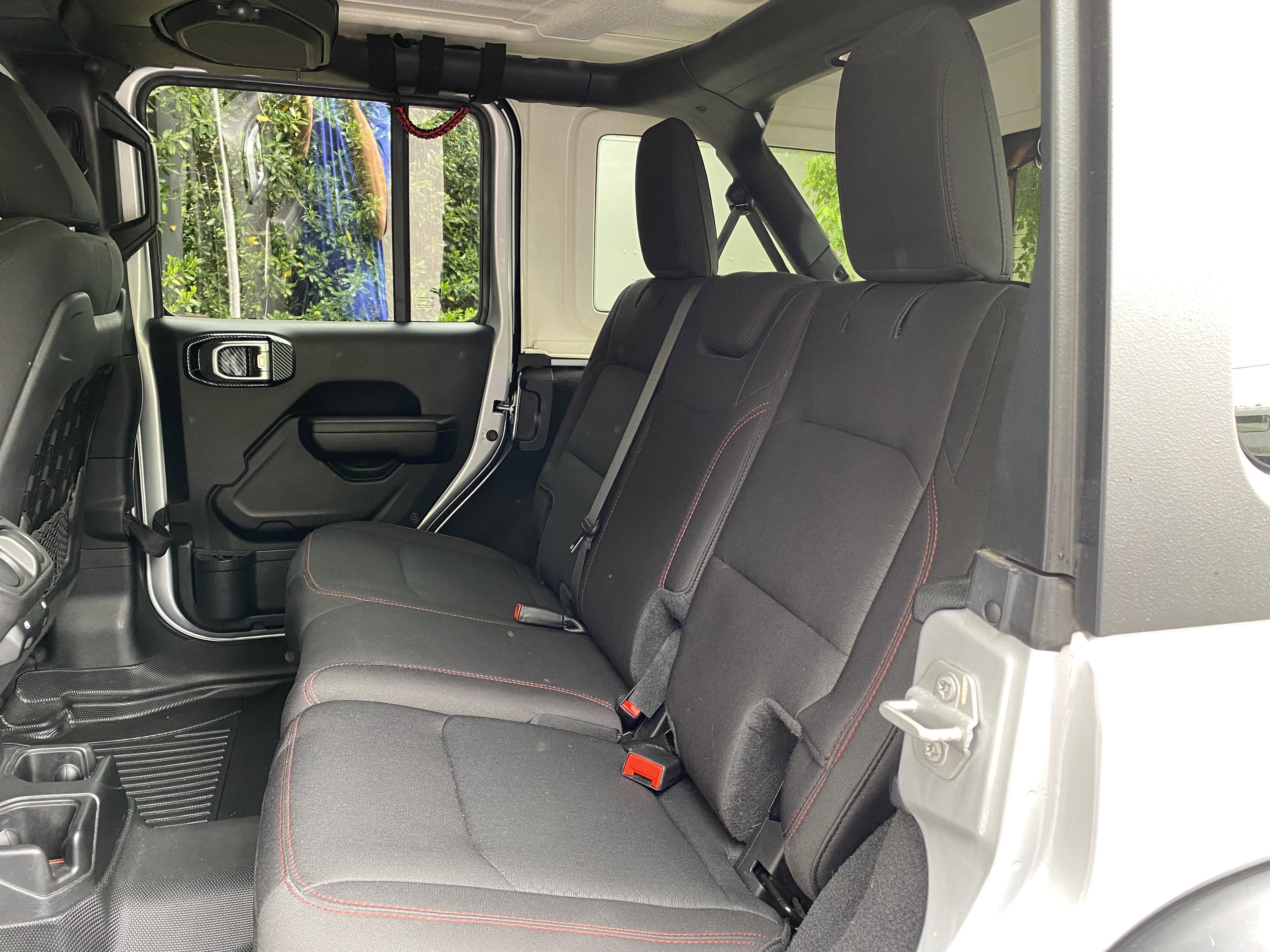 Used 2023 Jeep Wrangler Unlimited Rubicon w/ LED Lighting Group AWD/4WD image 36