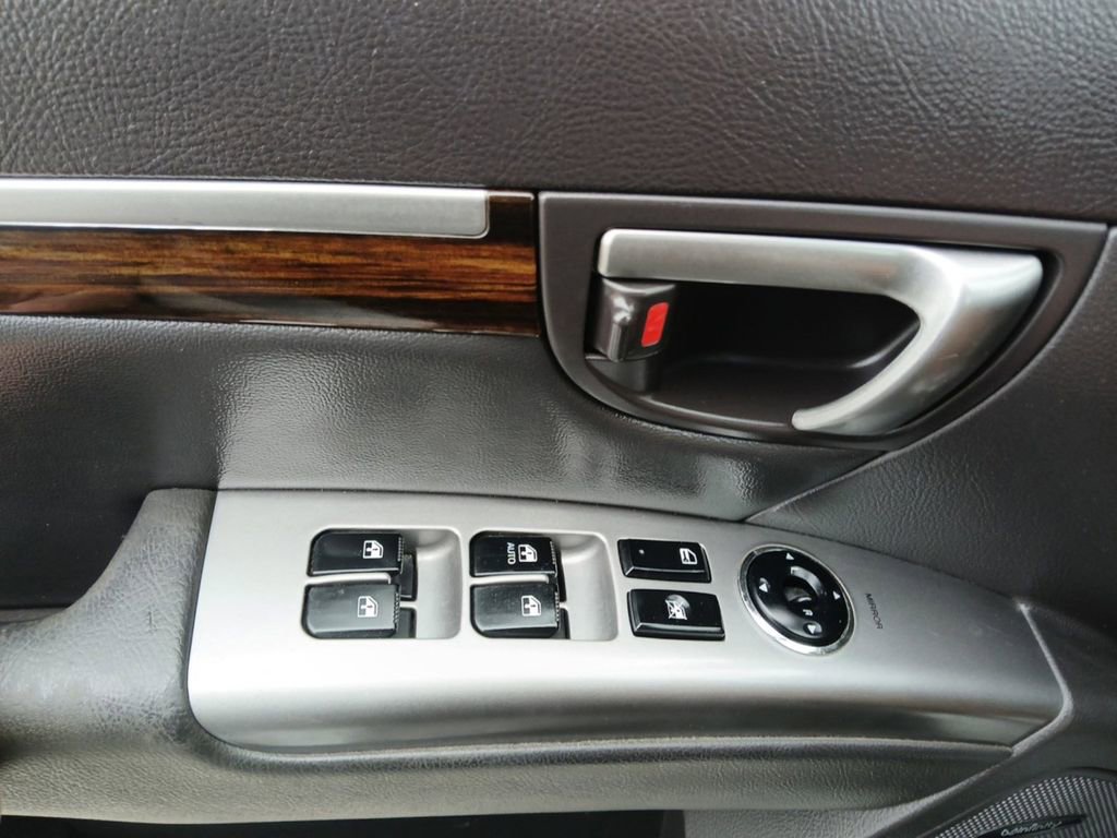 Used 2012 Hyundai Santa Fe Limited FWD image 19