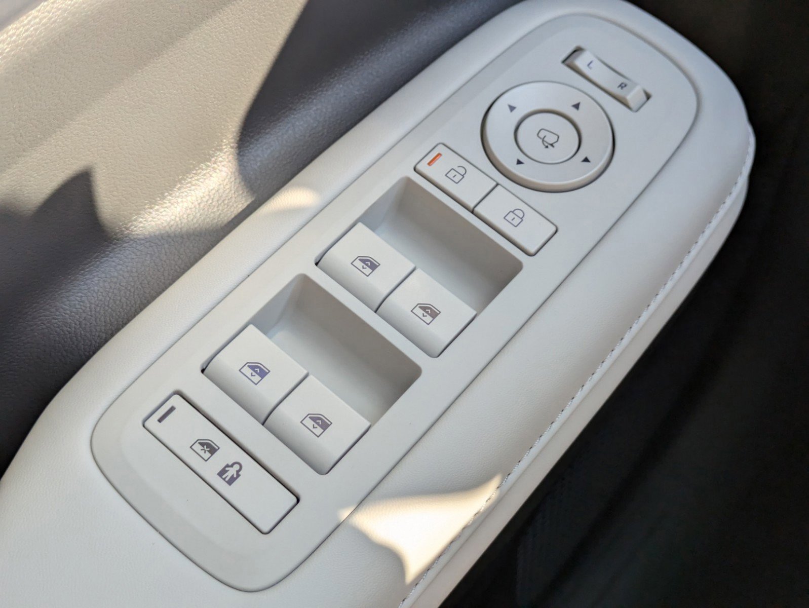 Used 2025 Hyundai Santa Fe Calligraphy image 24