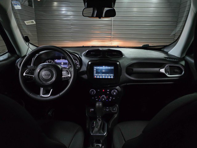 Used 2021 Jeep Renegade Latitude AWD/4WD image 10