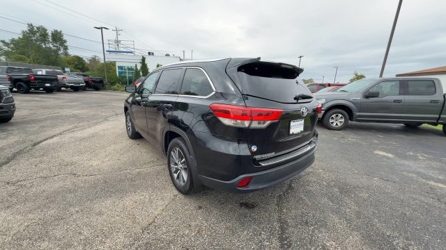 Used 2017 Toyota Highlander XLE AWD/4WD image 6
