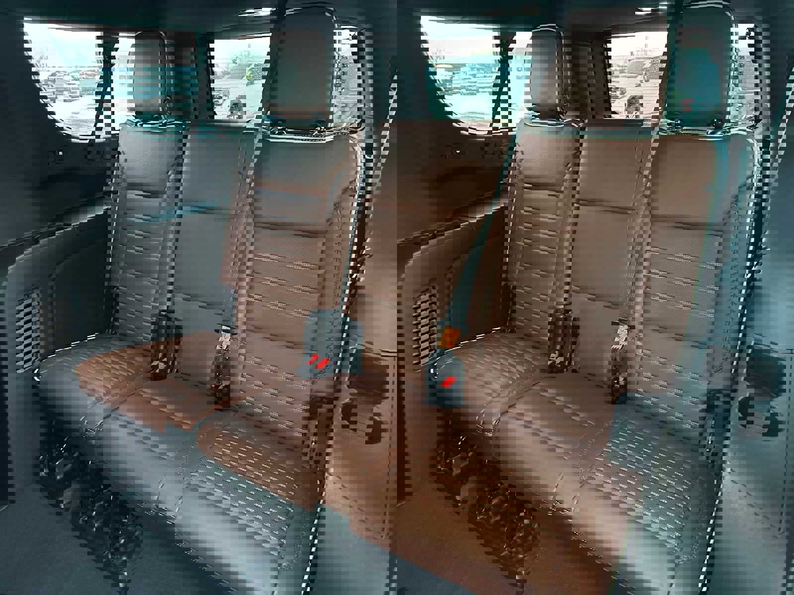 Used 2024 GMC Yukon XL Denali Ultimate image 16