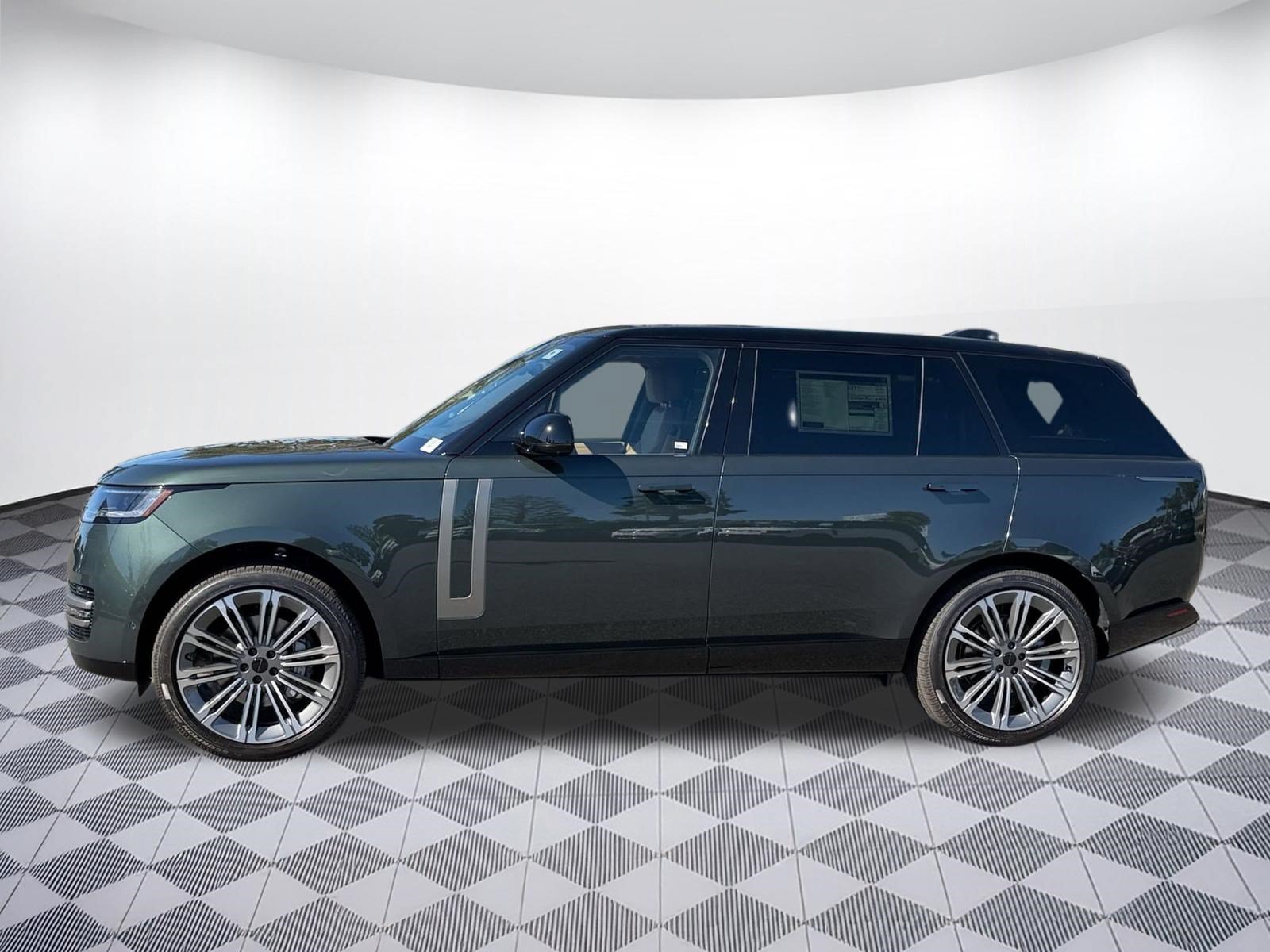 New 2026 Land Rover Range Rover Long Wheelbase SE AWD/4WD image 2