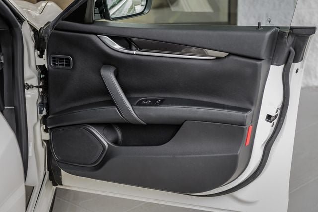 Used 2016 Maserati Ghibli RWD image 51