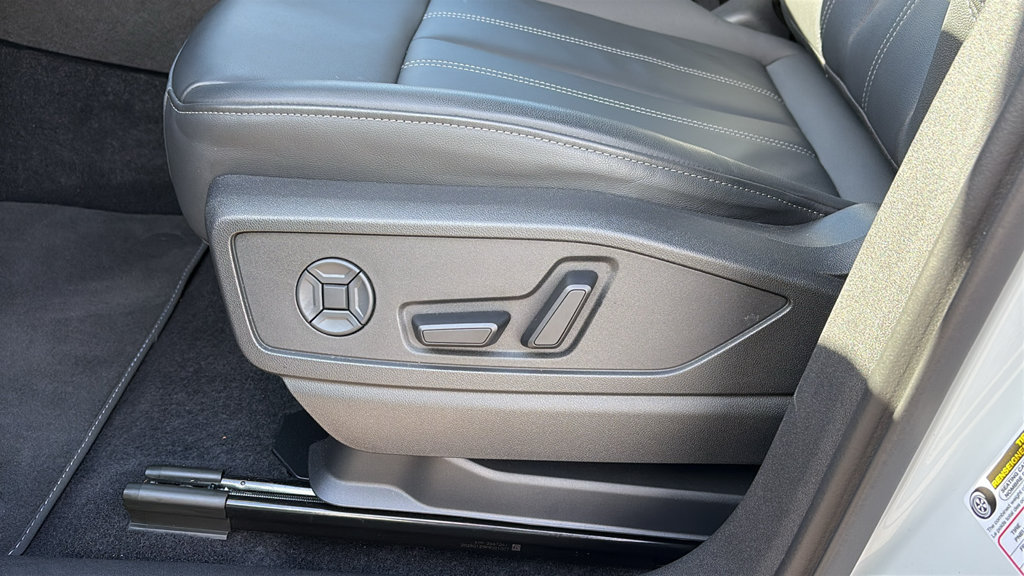 Used 2025 Audi Q5 Premium Plus AWD/4WD image 14