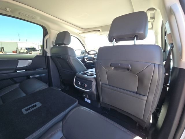 Used 2025 Ford Expedition Active AWD/4WD image 20