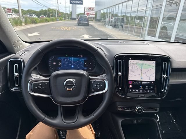 Certified 2025 Volvo XC40 B5 Core AWD/4WD image 21