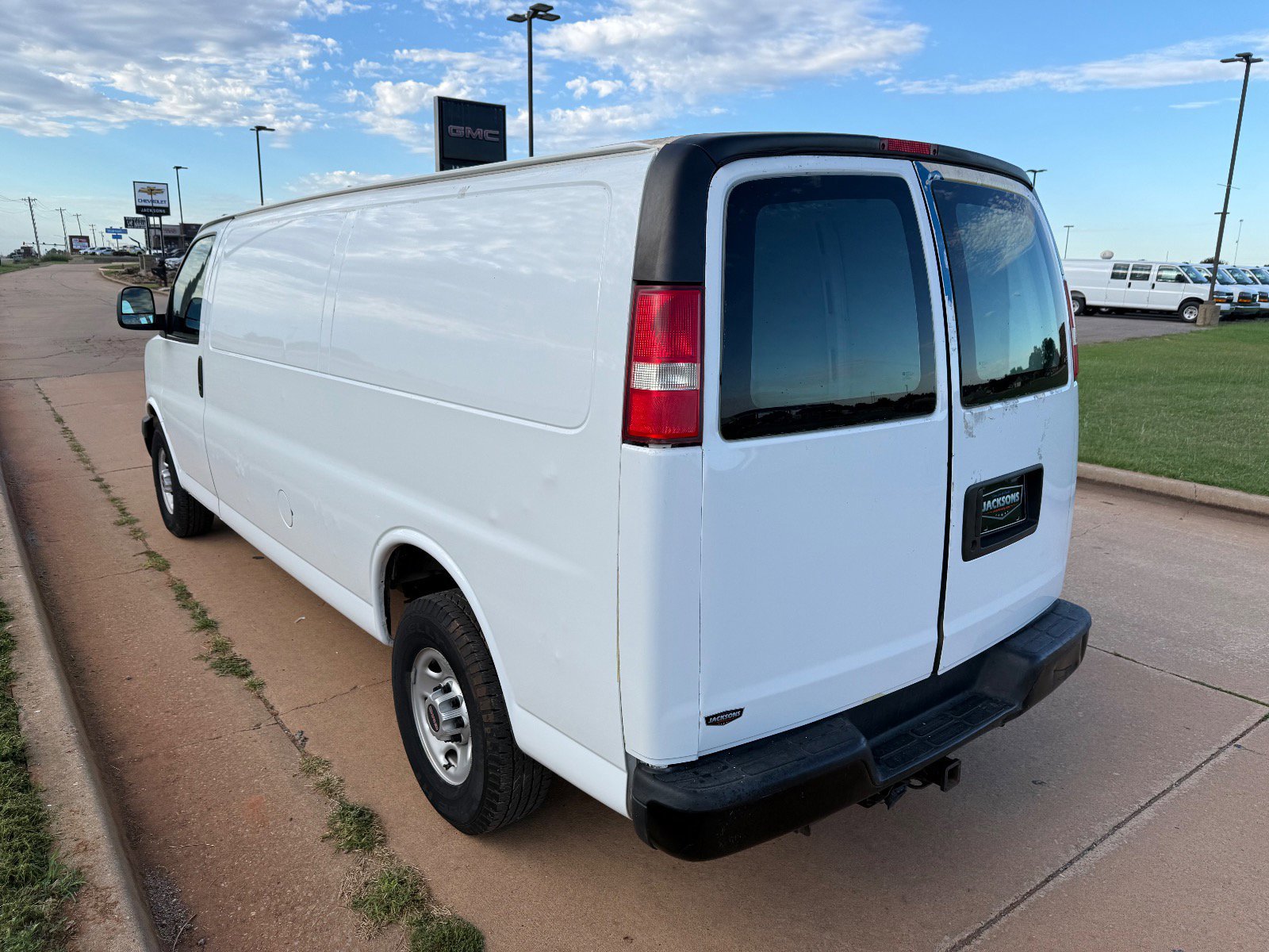 Used 2016 GMC Savana 2500 image 5