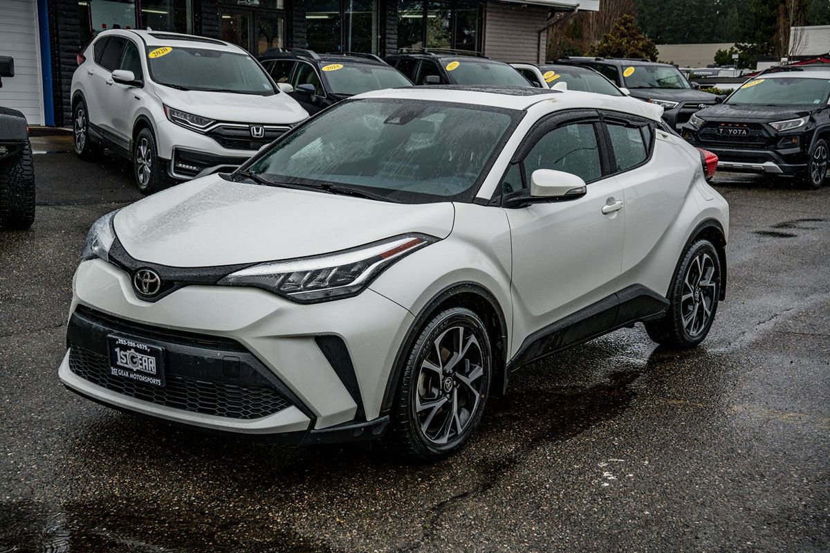 Used 2021 Toyota C-HR XLE image 4