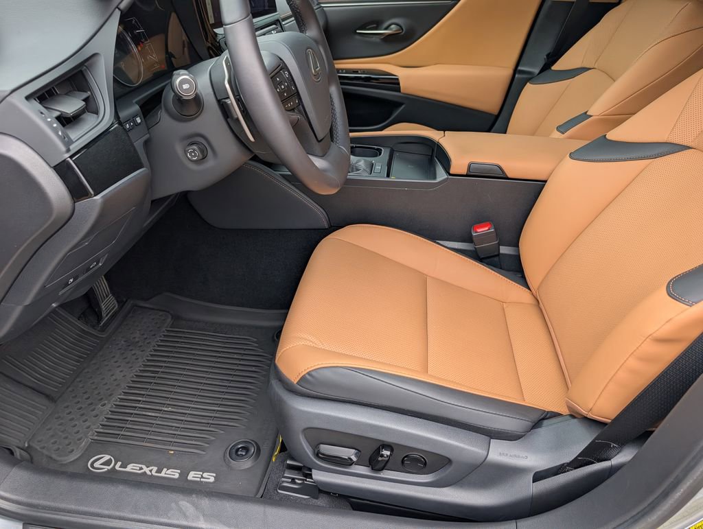 Used 2025 Lexus ES 350 w/ Premium Package image 12