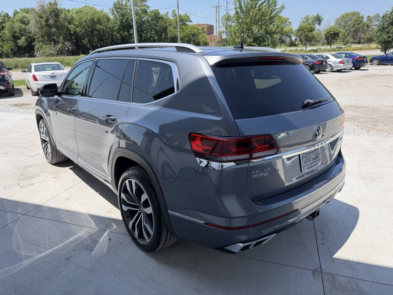 Used 2021 Volkswagen Atlas SEL Premium AWD/4WD image 4