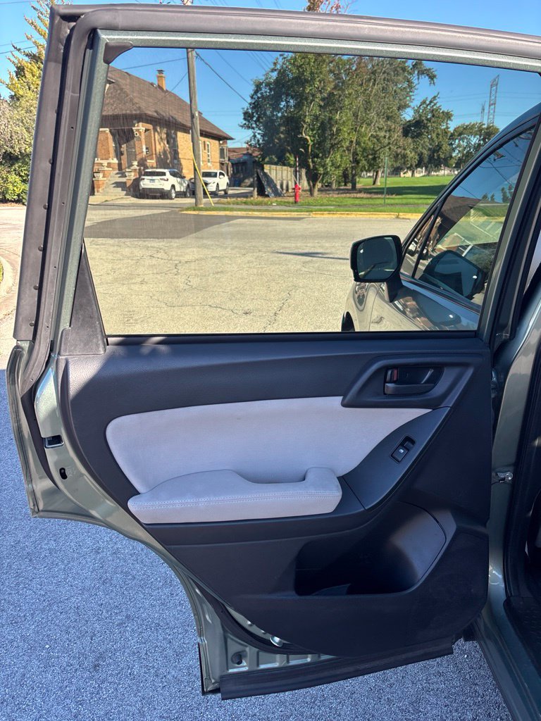 Used 2015 Subaru Forester 2.5i Premium AWD/4WD image 23